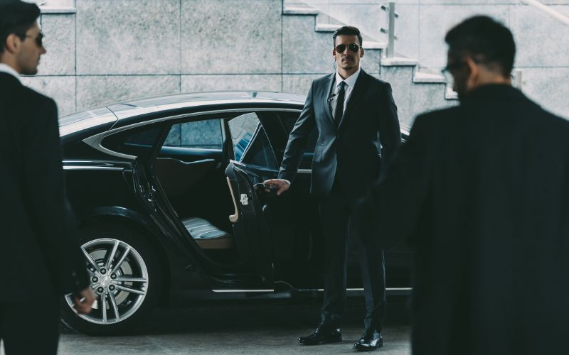 Uber or B‌lack Ca‌bs