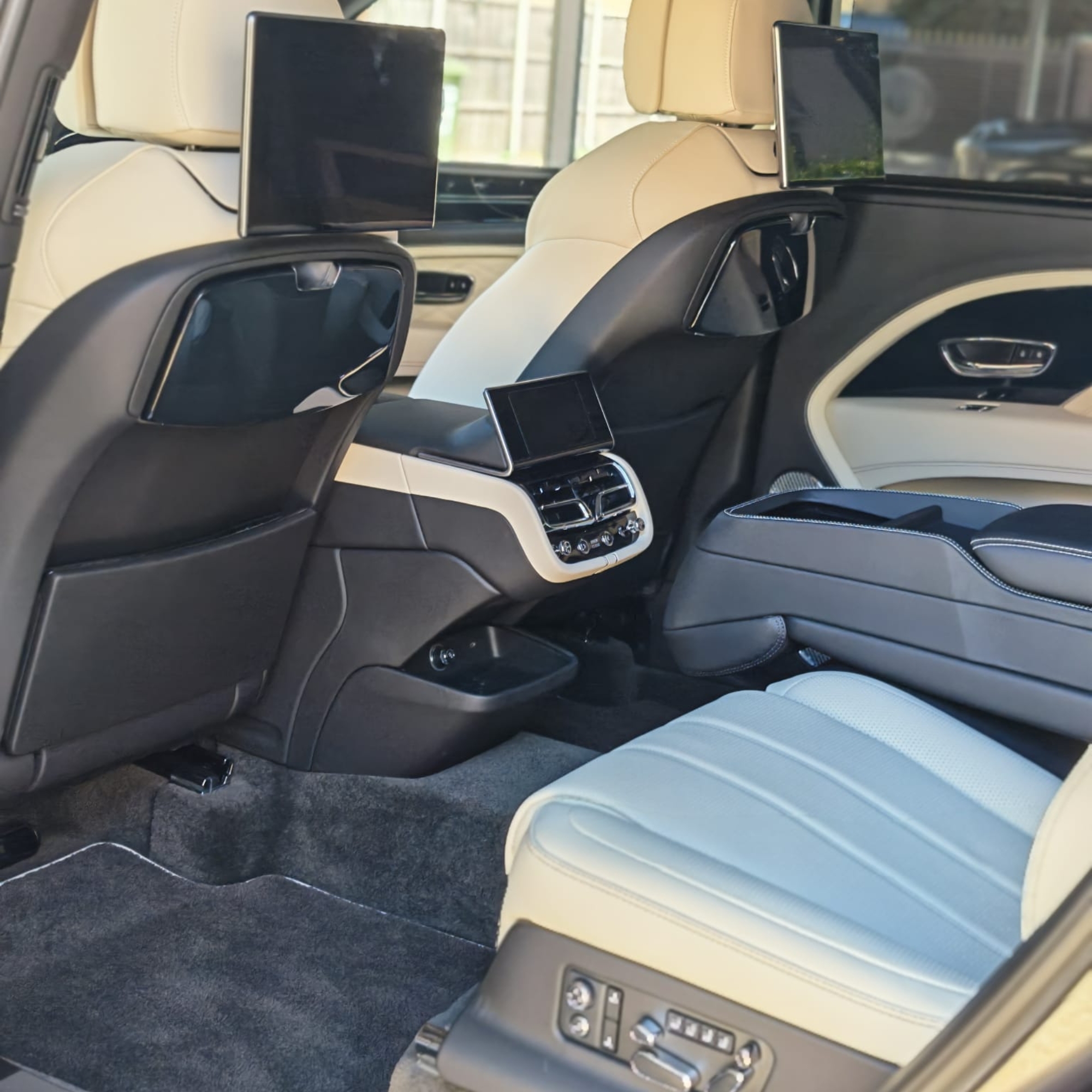 Mercedes Vito shuttle